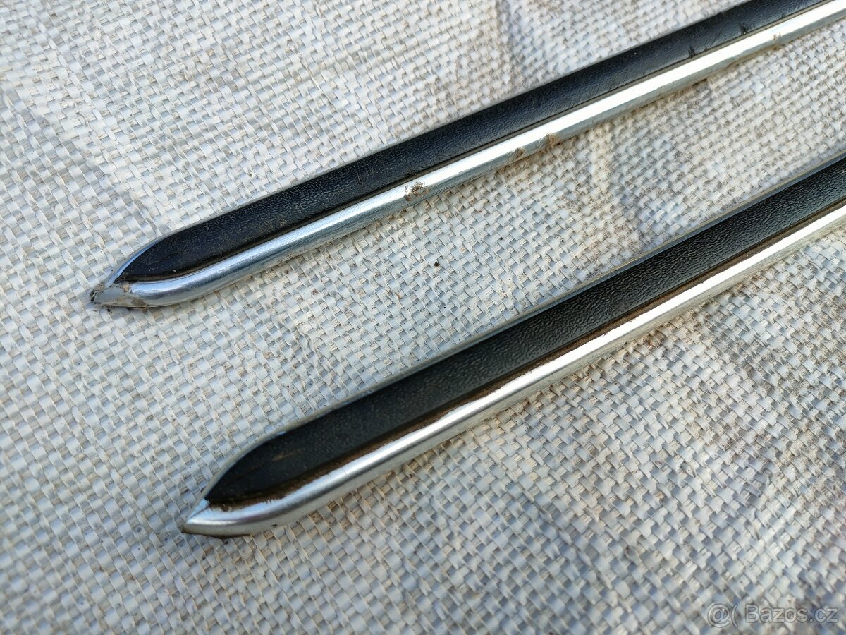 Camaro 2. generace - original lišty na přední blatniky - 2