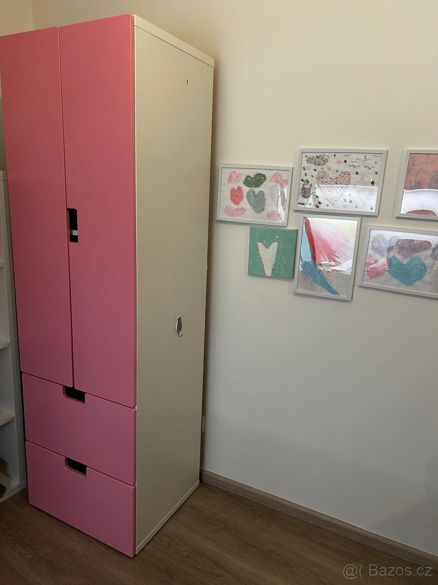 Šatní skříň- růžová - 2