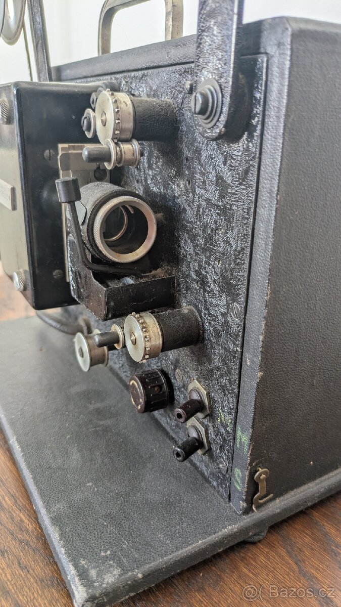 SLEVA Starožitná kompaktní filmová promítačka štítek Primosa - 2