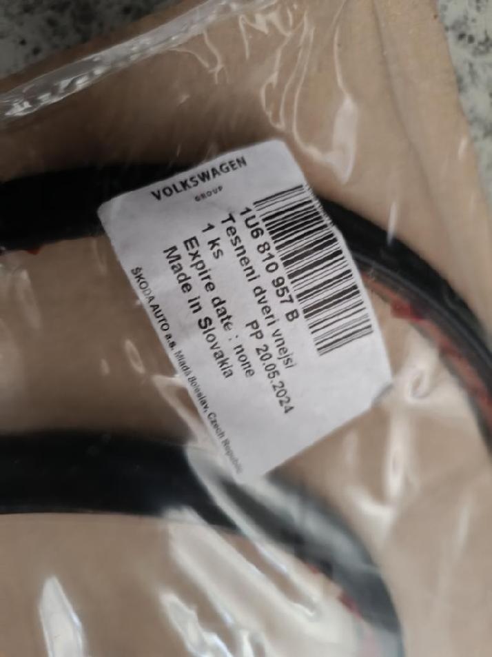 Těsnění dveří levé Škoda - 2