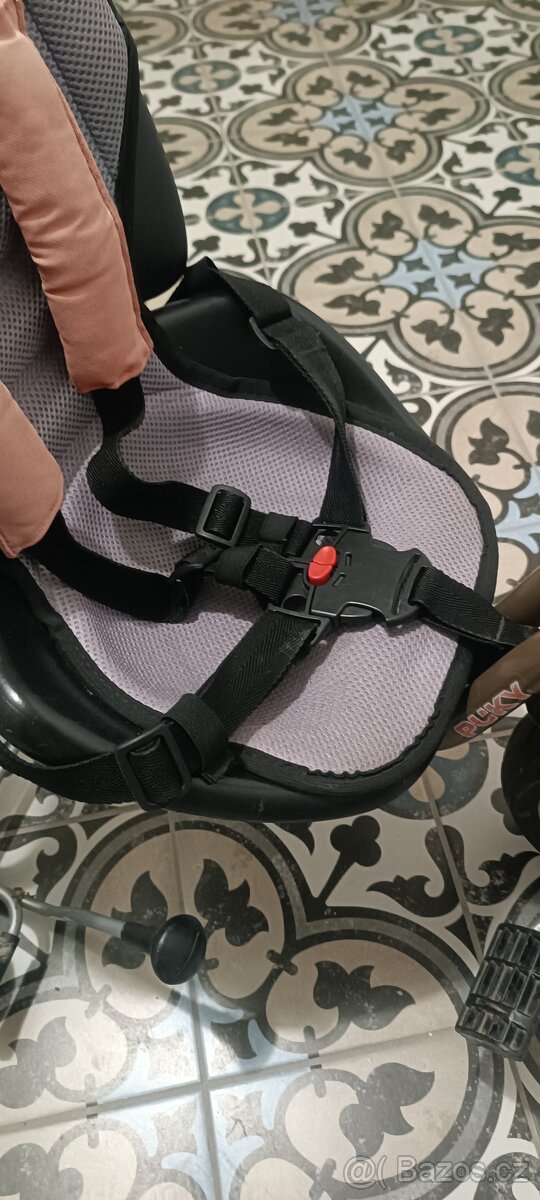 Tříkolka s vodící tyčí - 2