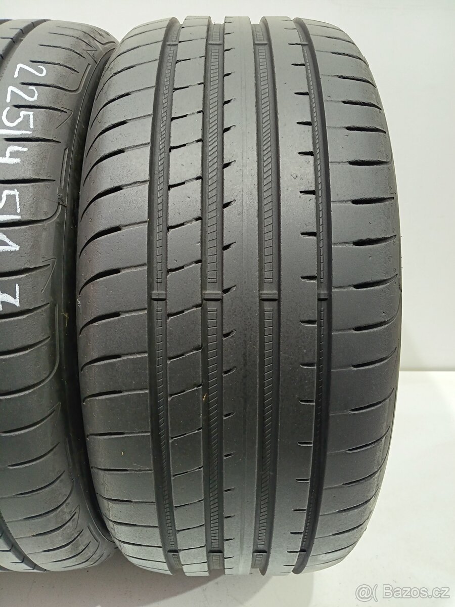 Letní pneu 225/45/17 GoodYear - 2