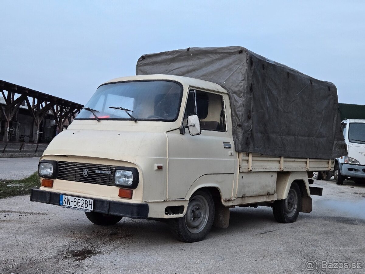 AKCE _ Škoda 1203 Valník - 2