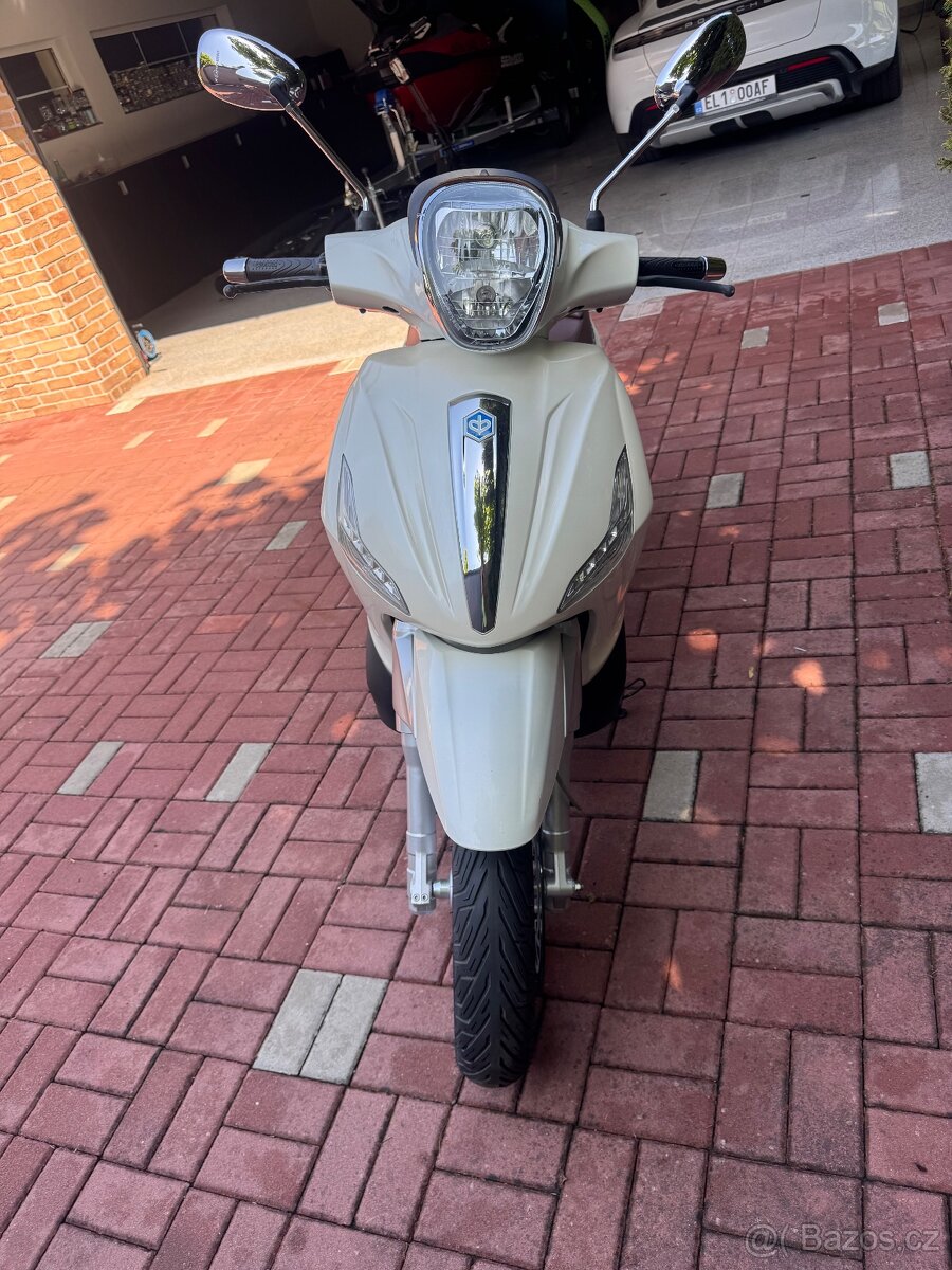 Piaggio Beverly 300 - 2