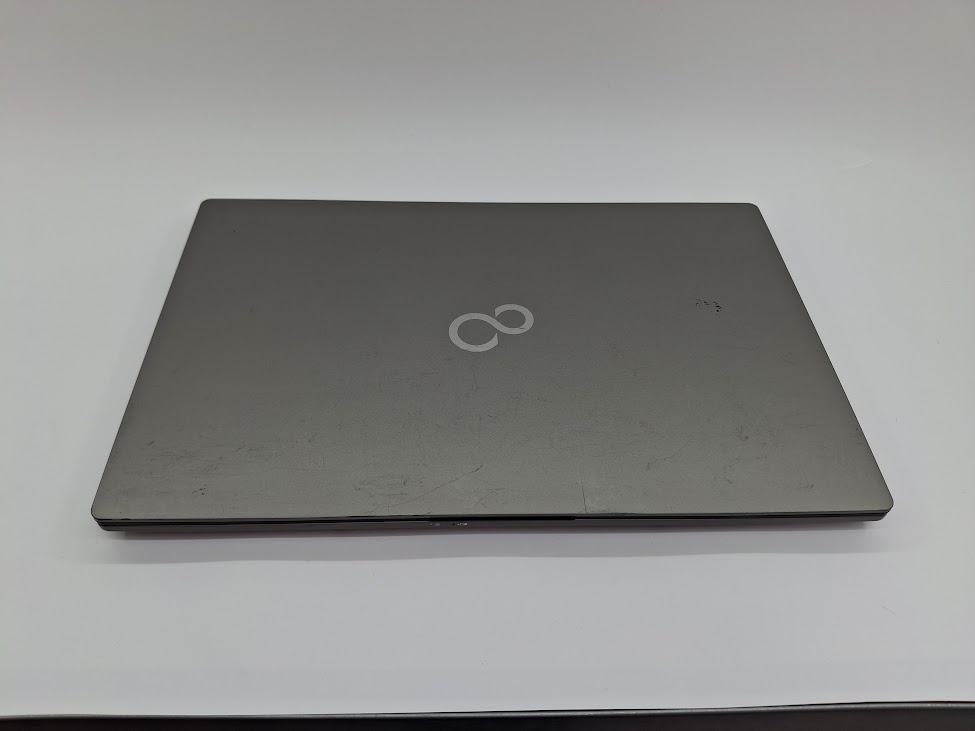 Fujitsu Lifebook U7511 - 2