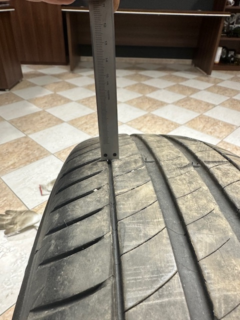 215/65 R17 - 2
