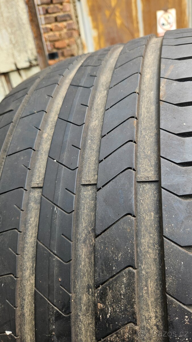 285/30R22 - 2