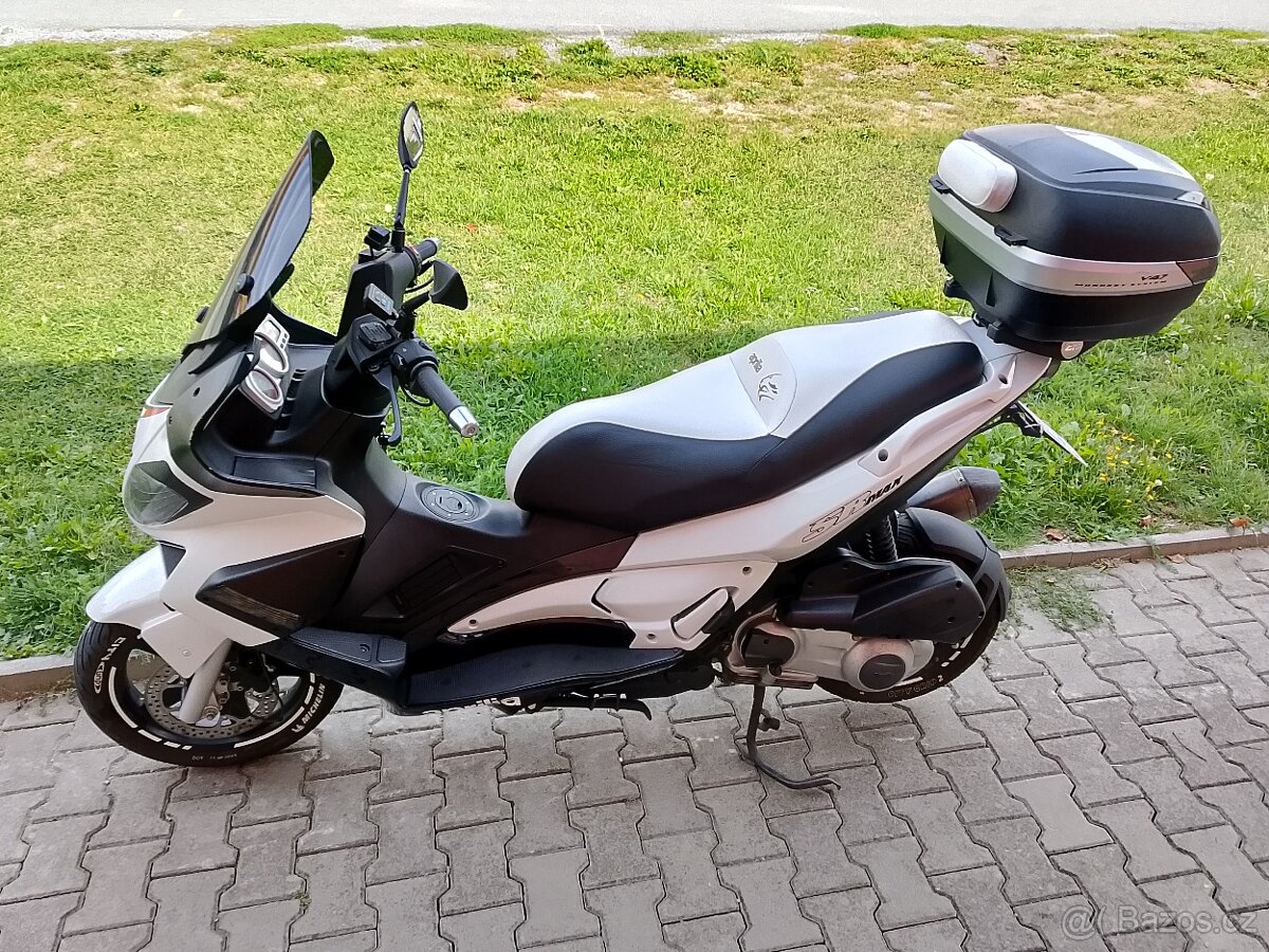Aprilia SR Max 300 - 2