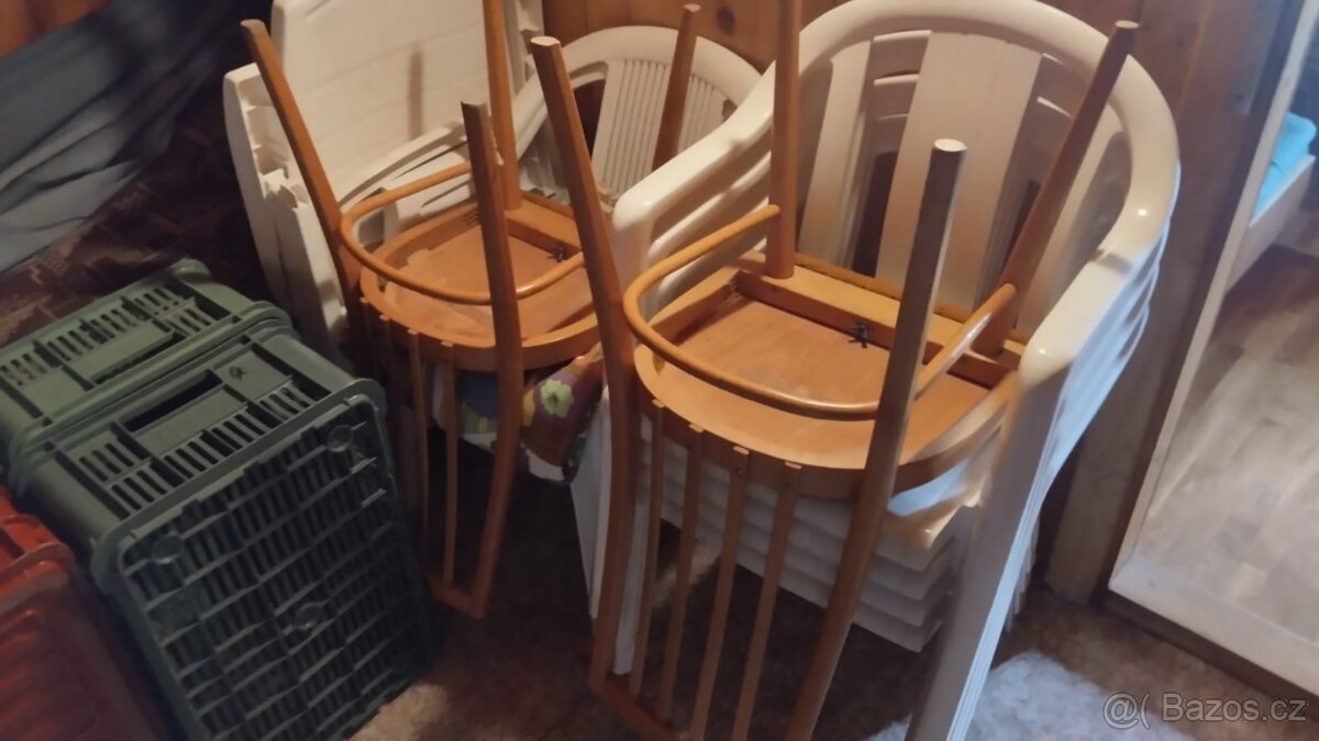 Bílý oválný stůl + 6 židlí - 2