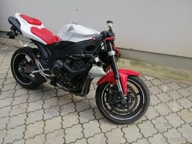 náhradné diely na yamahu r1 RN19 - 2