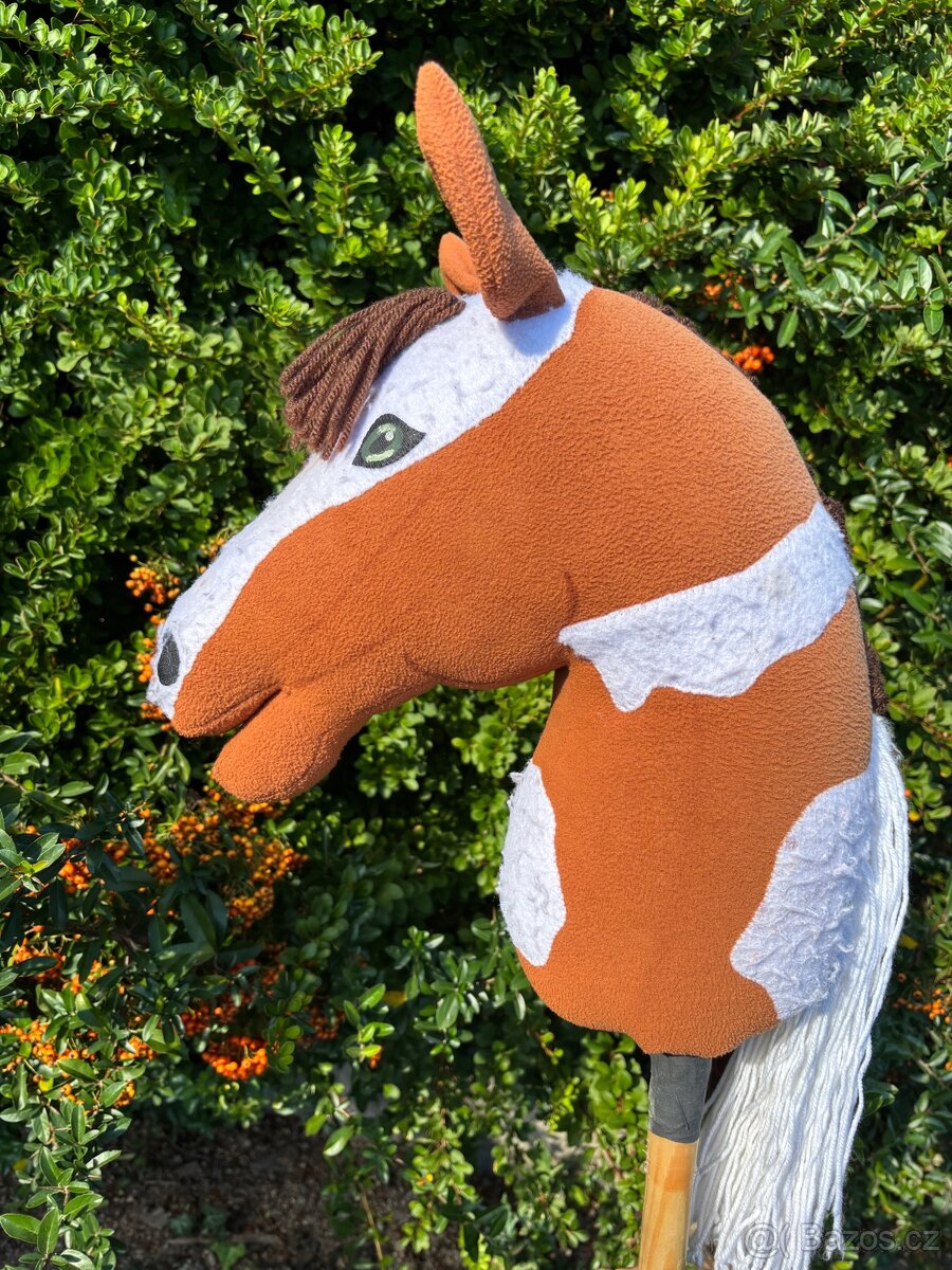 Hobby horse, hnědobílý koník, velikost M - 2
