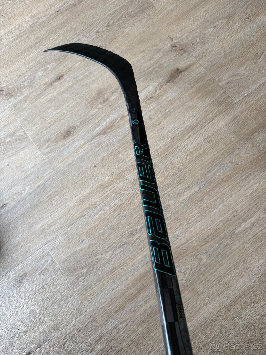 Hokejka Bauer TWITCH, pravá, P28, flex 70 - 2