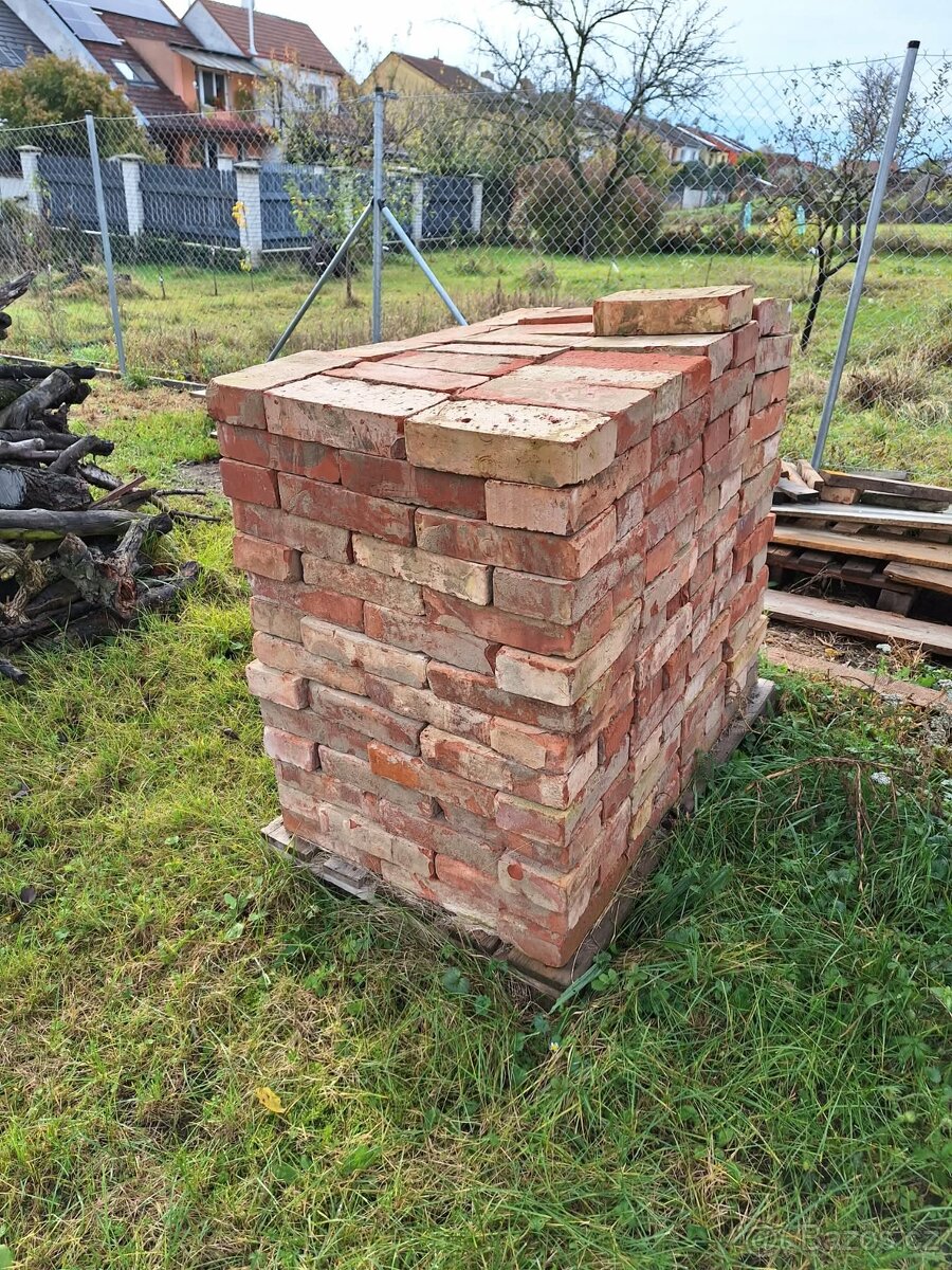 Prodám pálené cihly - 2