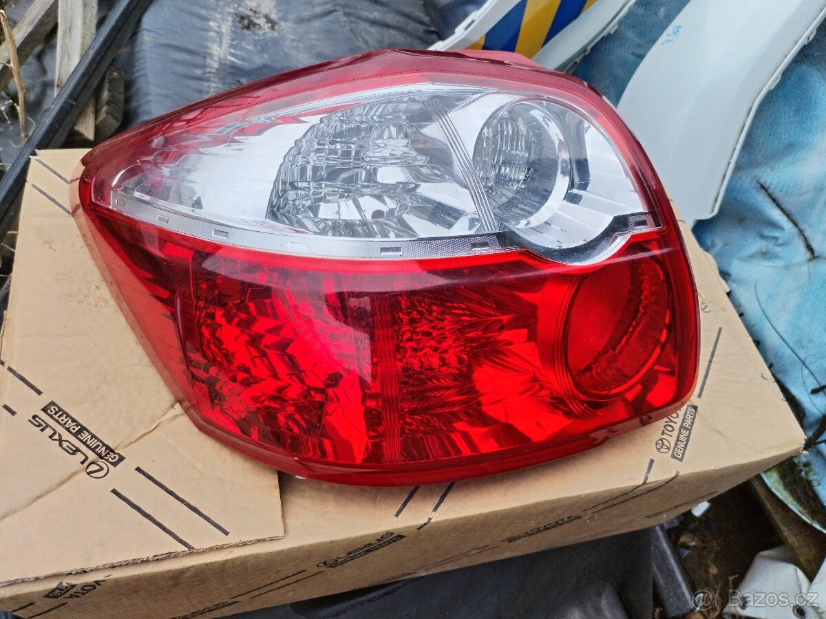 Toyota Auris 1 facelift lampa - 2