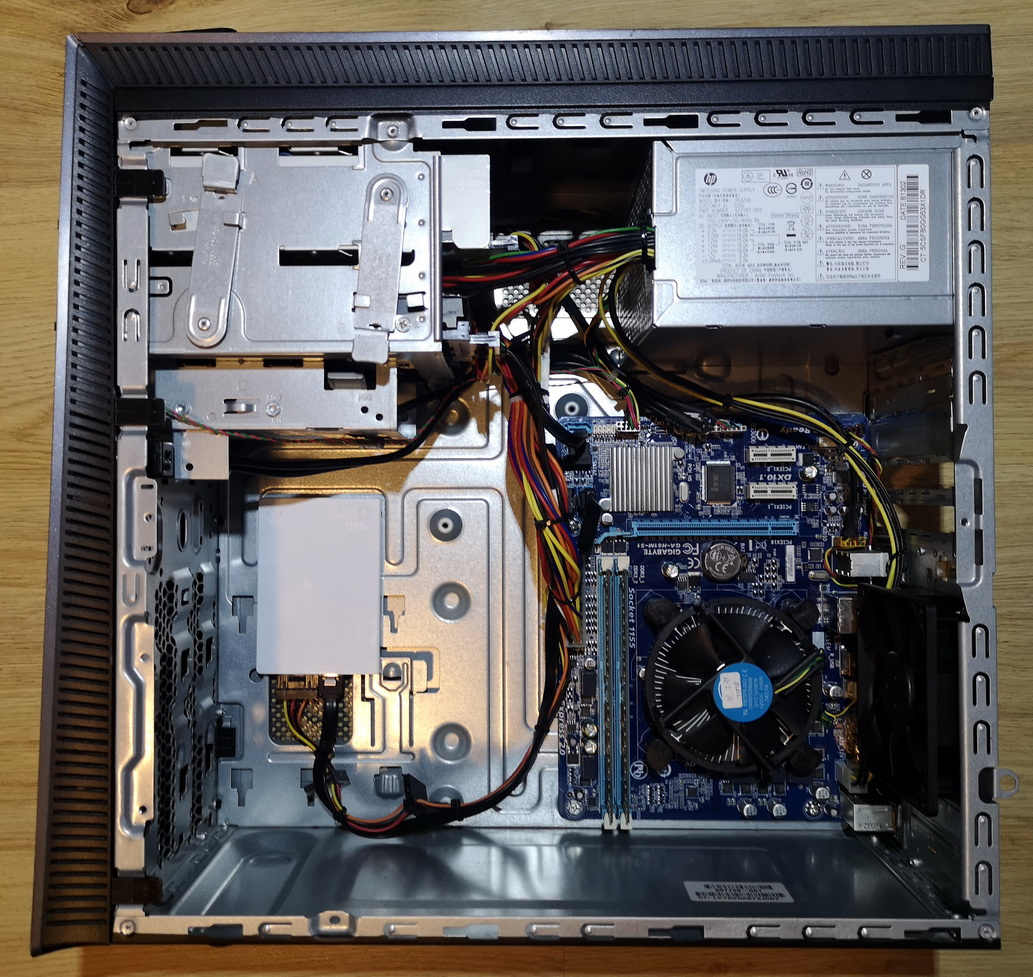 Predám starší PC Intel Core I7 3,9GHz (10) - 2