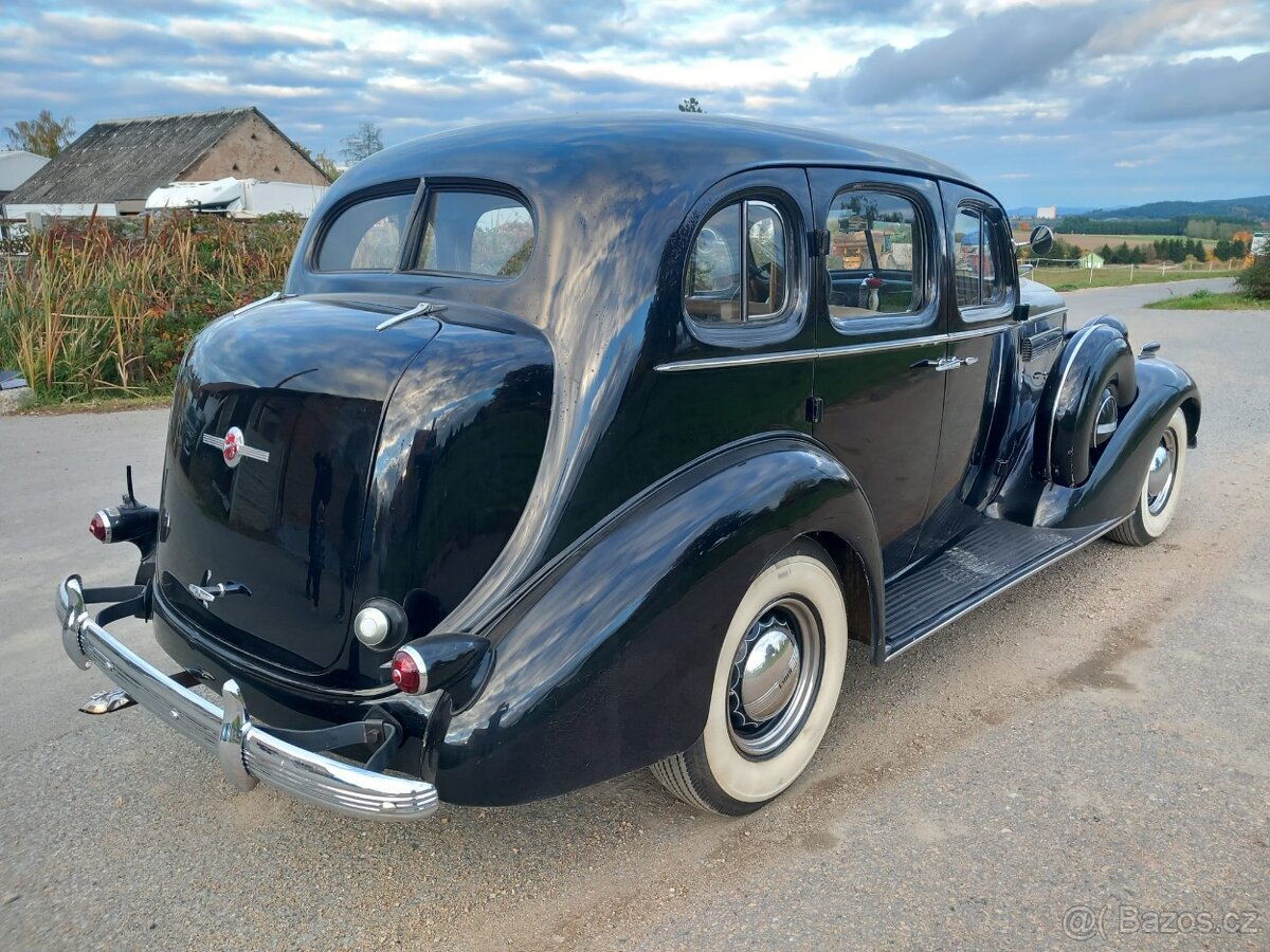 Buick series 40 deluxe - 2