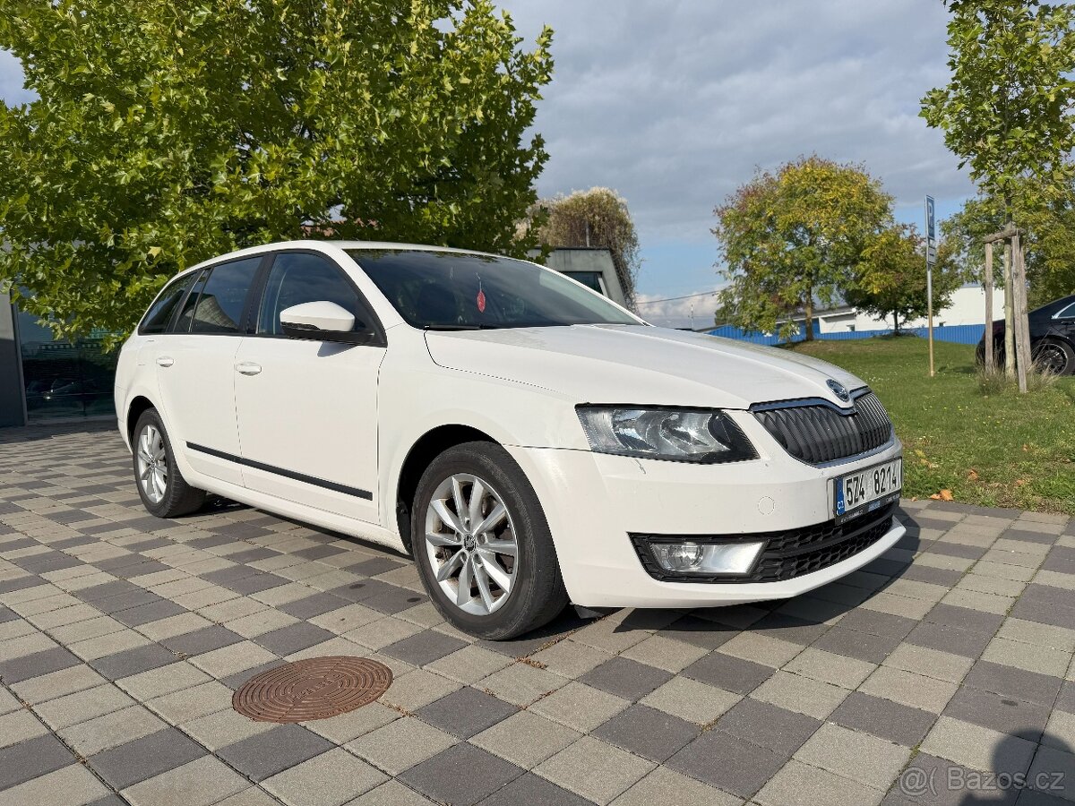 Pronájem auta - Škoda Octavia III Kombi - Uherské Hradiště - 2