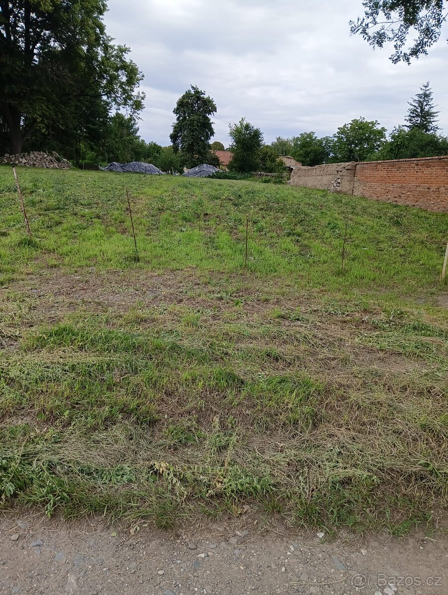 Prodám stavební parcelu - 2