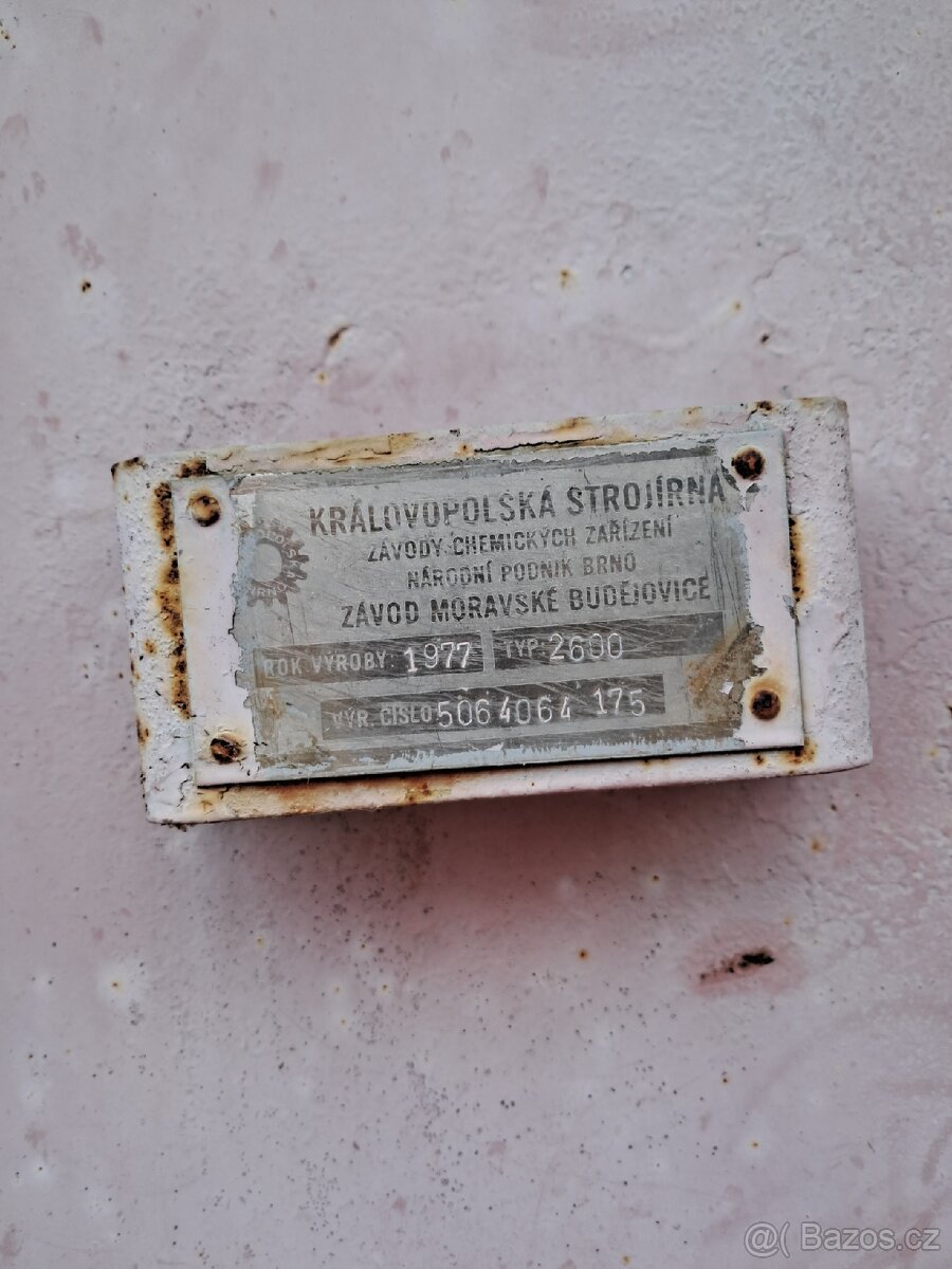 Nádrž na naftu - 2