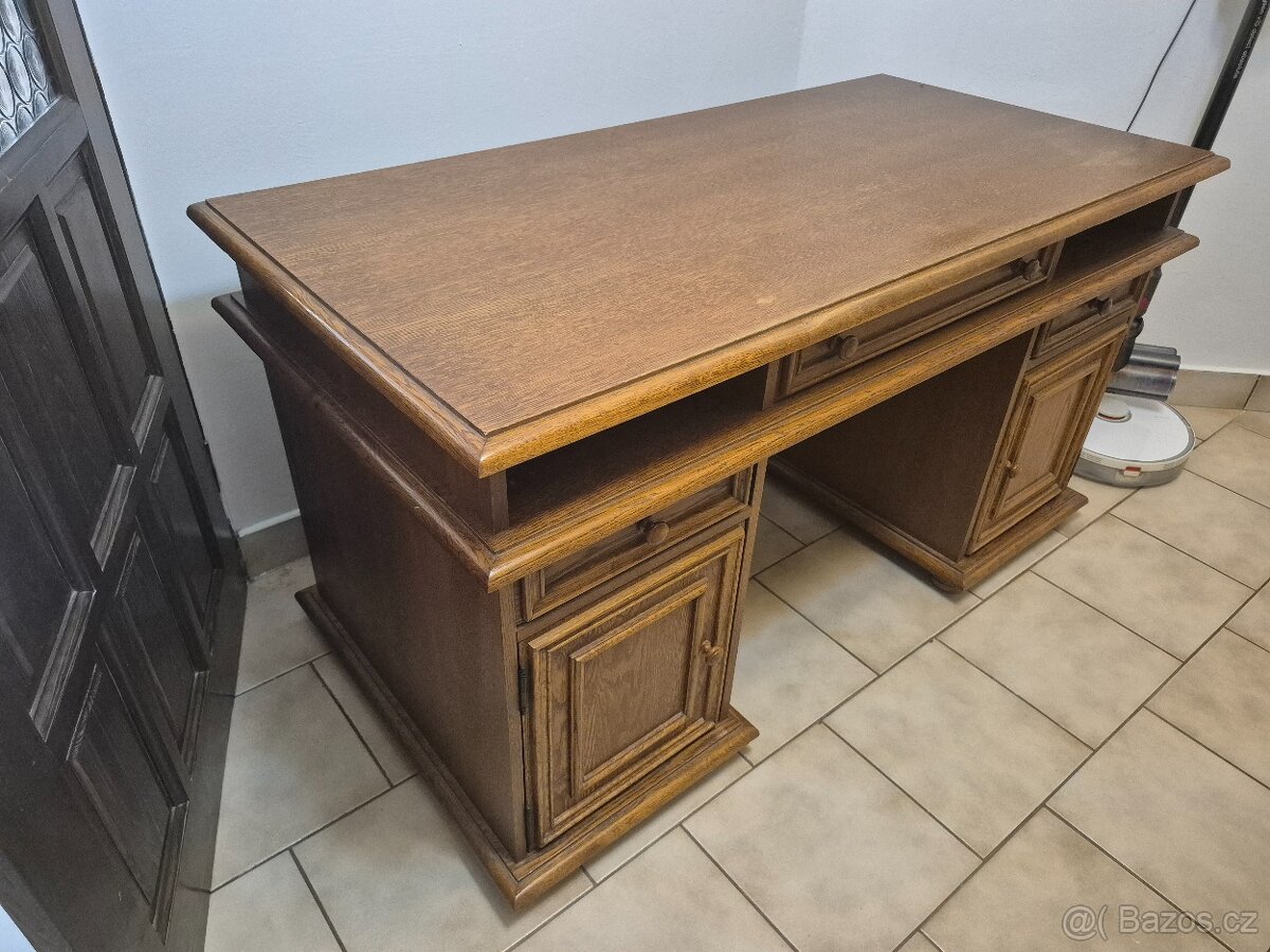 Zachovalý starší psací stůl - 2