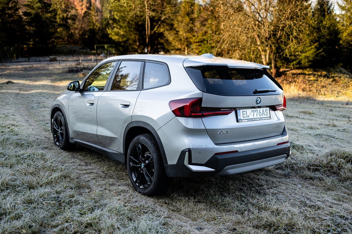 BMW IX1 e Drive20 elektromobil 2024, 9500km - 2