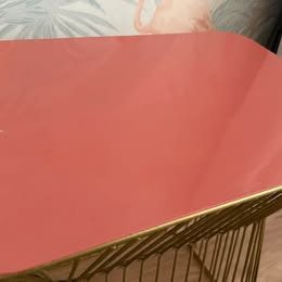 Růžovo-zlatý kovový odkládací stolek BOLD MONKEY NO OFFENCE - 2