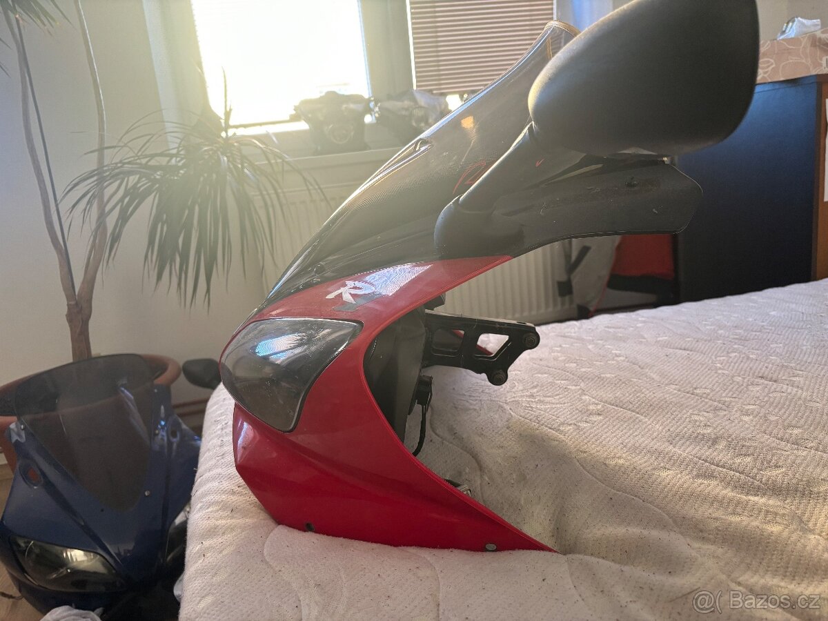 Predek na Yamaha R1 00-01 - 2