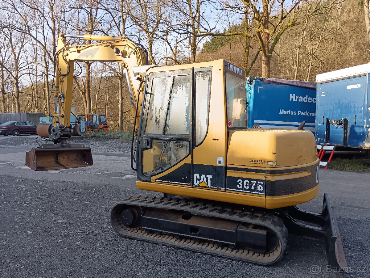 Pásový Bagr CAT 307 B - 2