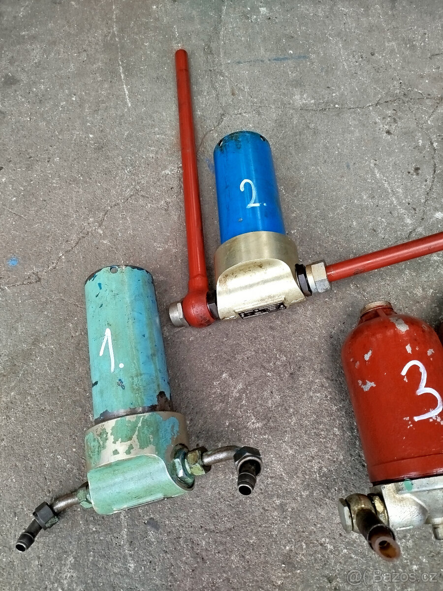 hydraulické filtry a rozvaděč - 2