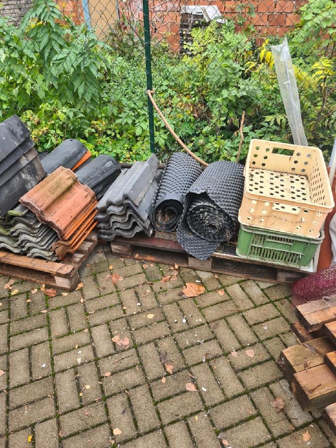 ZBYTKY STAVEBNÍHO MATERIÁLU - 2