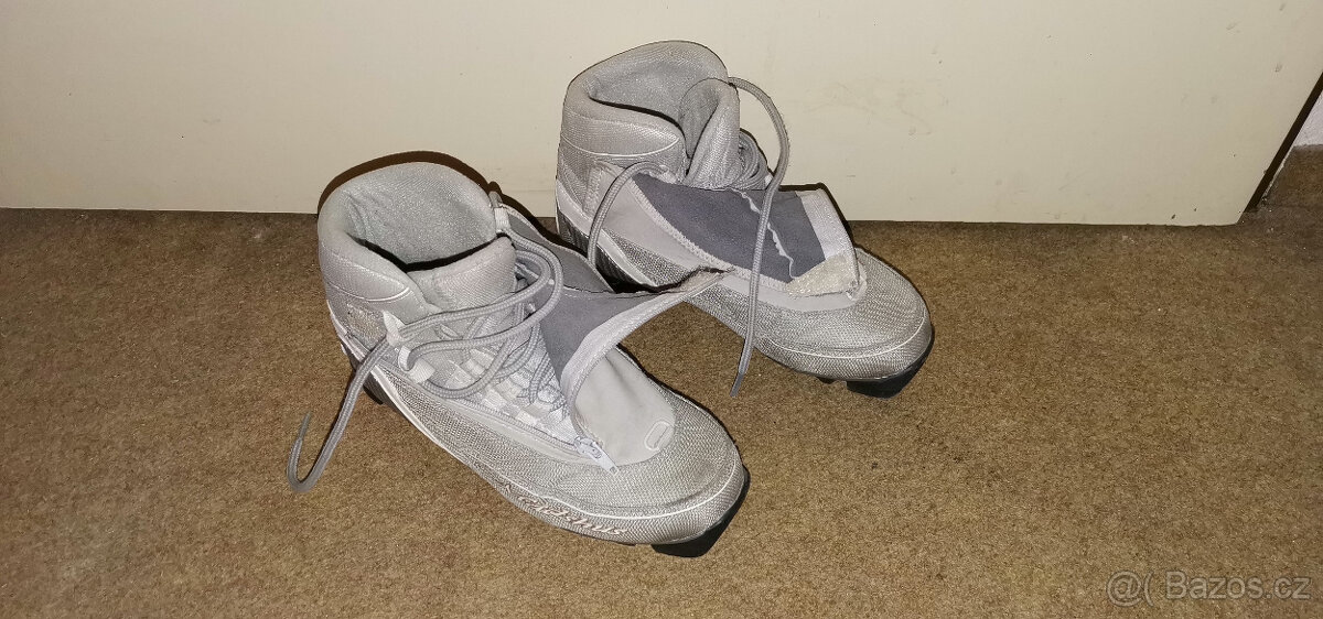 PRODÁNO. Dámské boty na běžky Madshus vel. 37 (23,4 cm) - 2