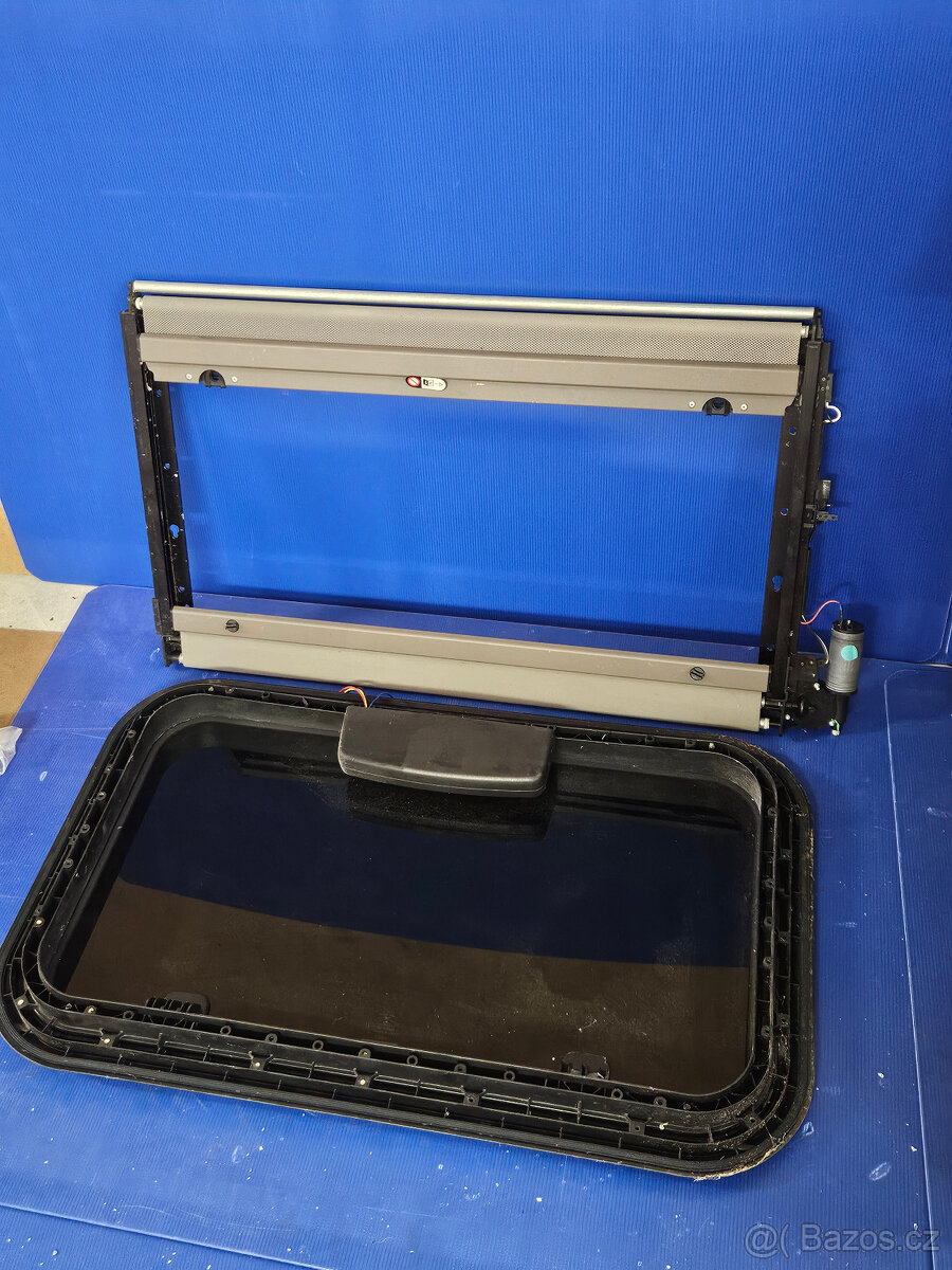 Střešní okno MAN TGX Euro6 - 2