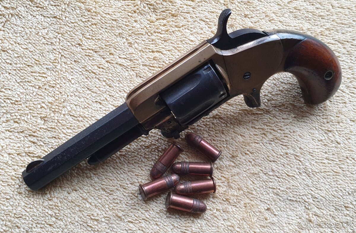 Historický revolver Whitneyville Armory cal.32 SA Long 1870 - 2