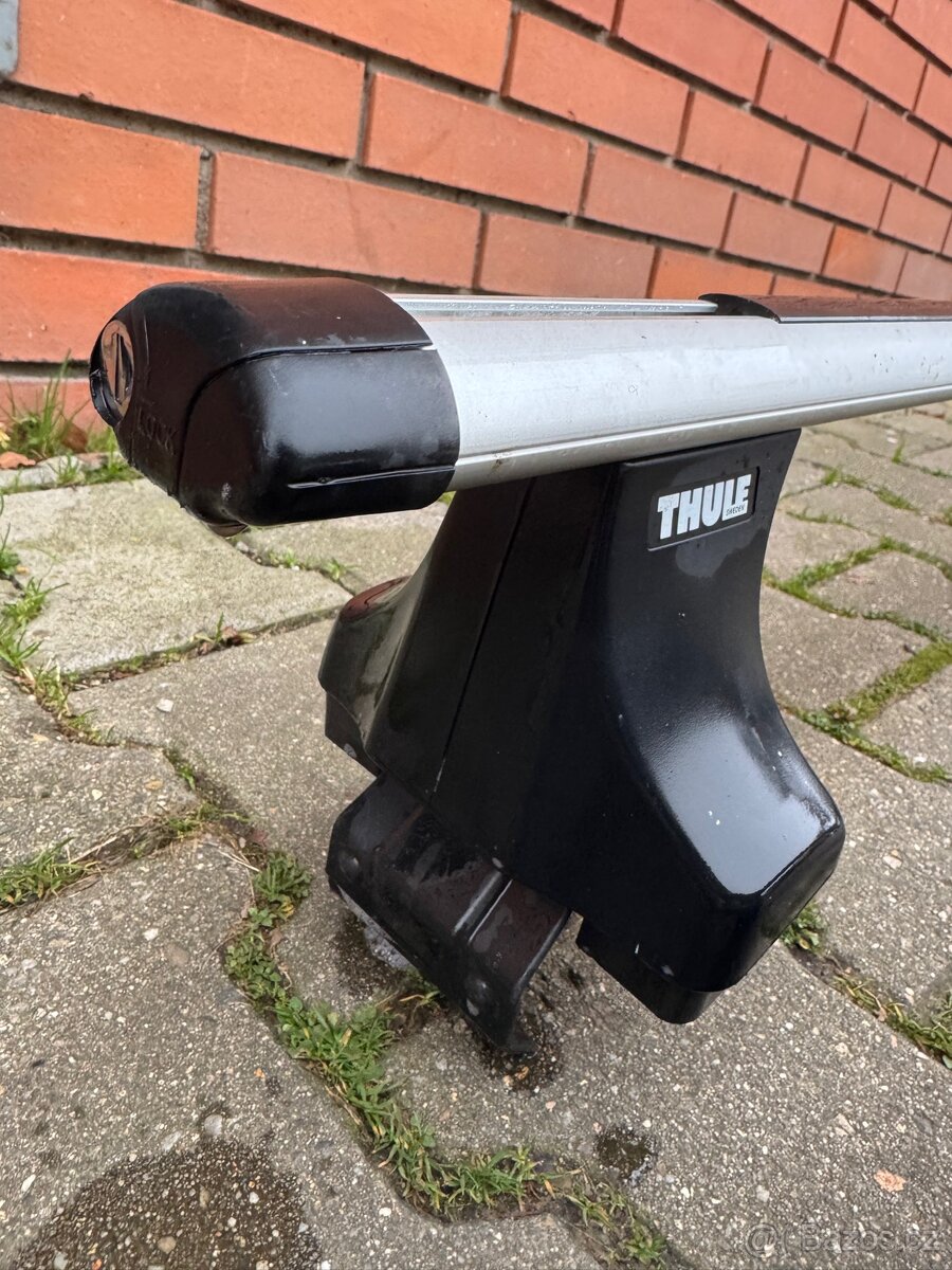 Příčníky 140 cm a patky Thule pro Octavia liftback - 2
