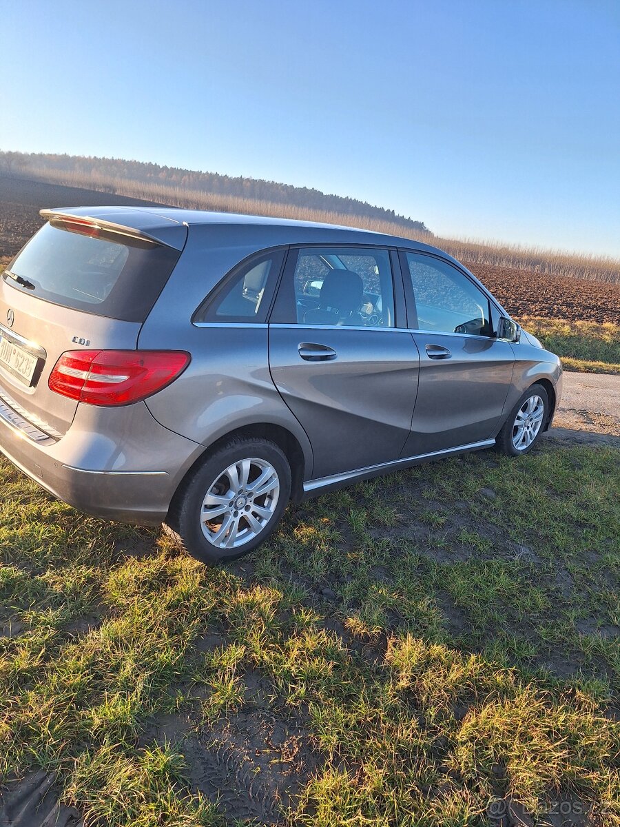 Mercedes-Benz Třídy B 180d 80kw - 2