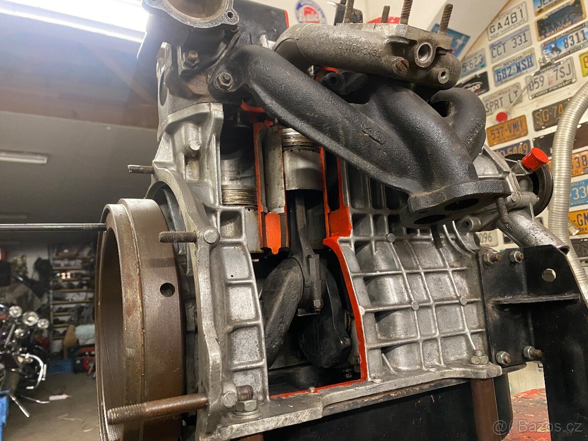 Pomůcka autoškola Motor výřez Škoda 100 - 2