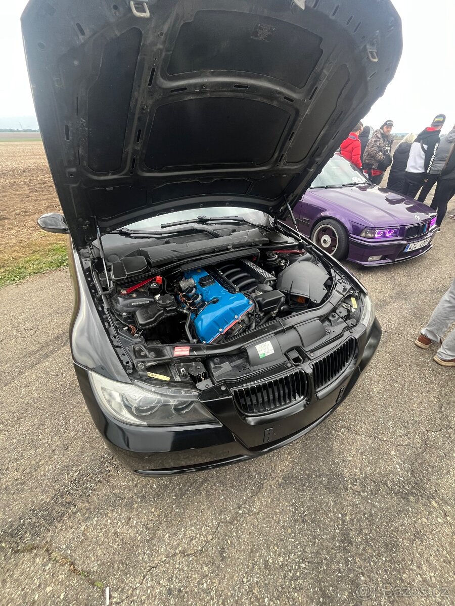 Bmw e90 325i - 2
