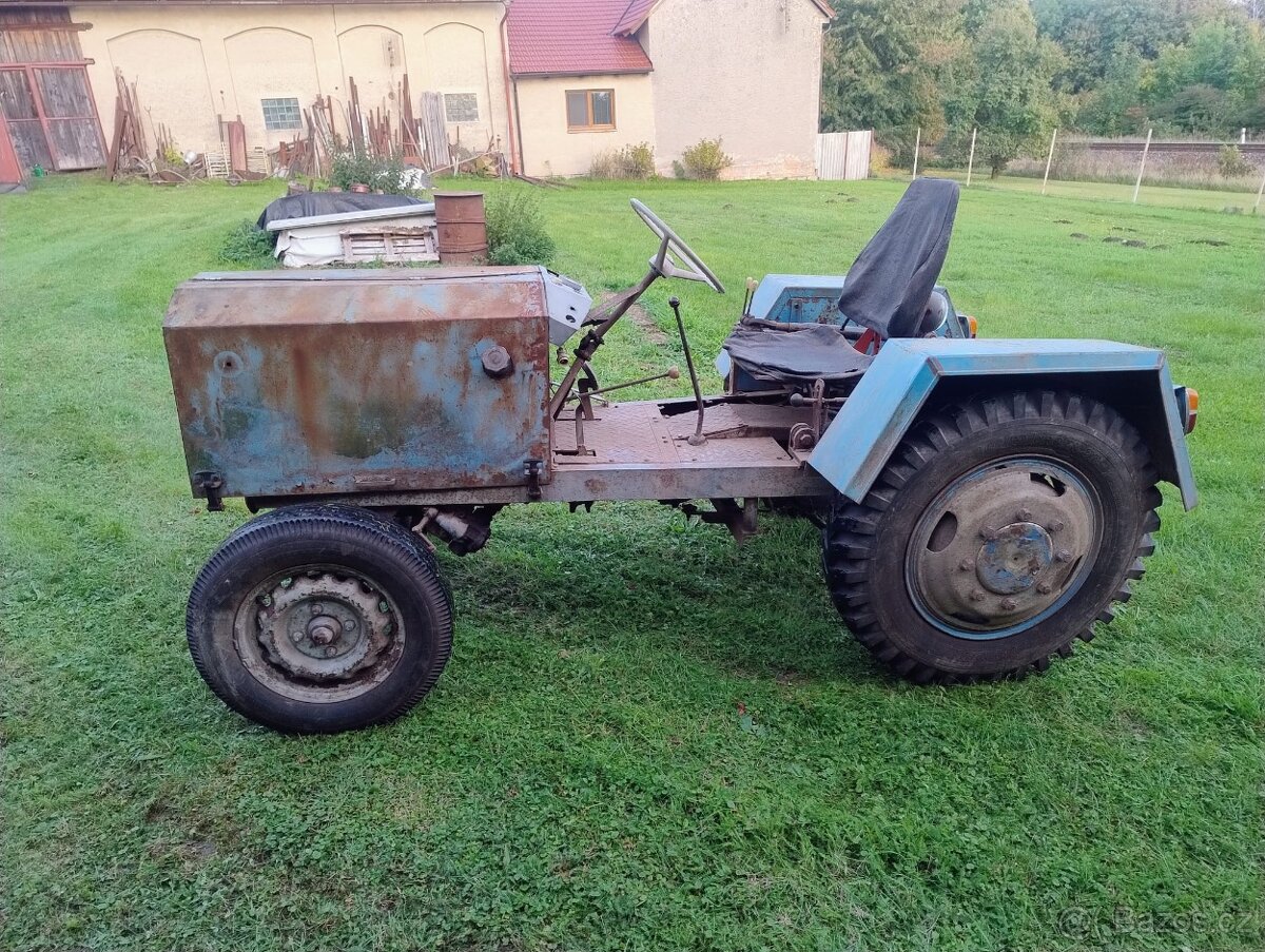 Malotraktor domací výroby s hydralikou - 2