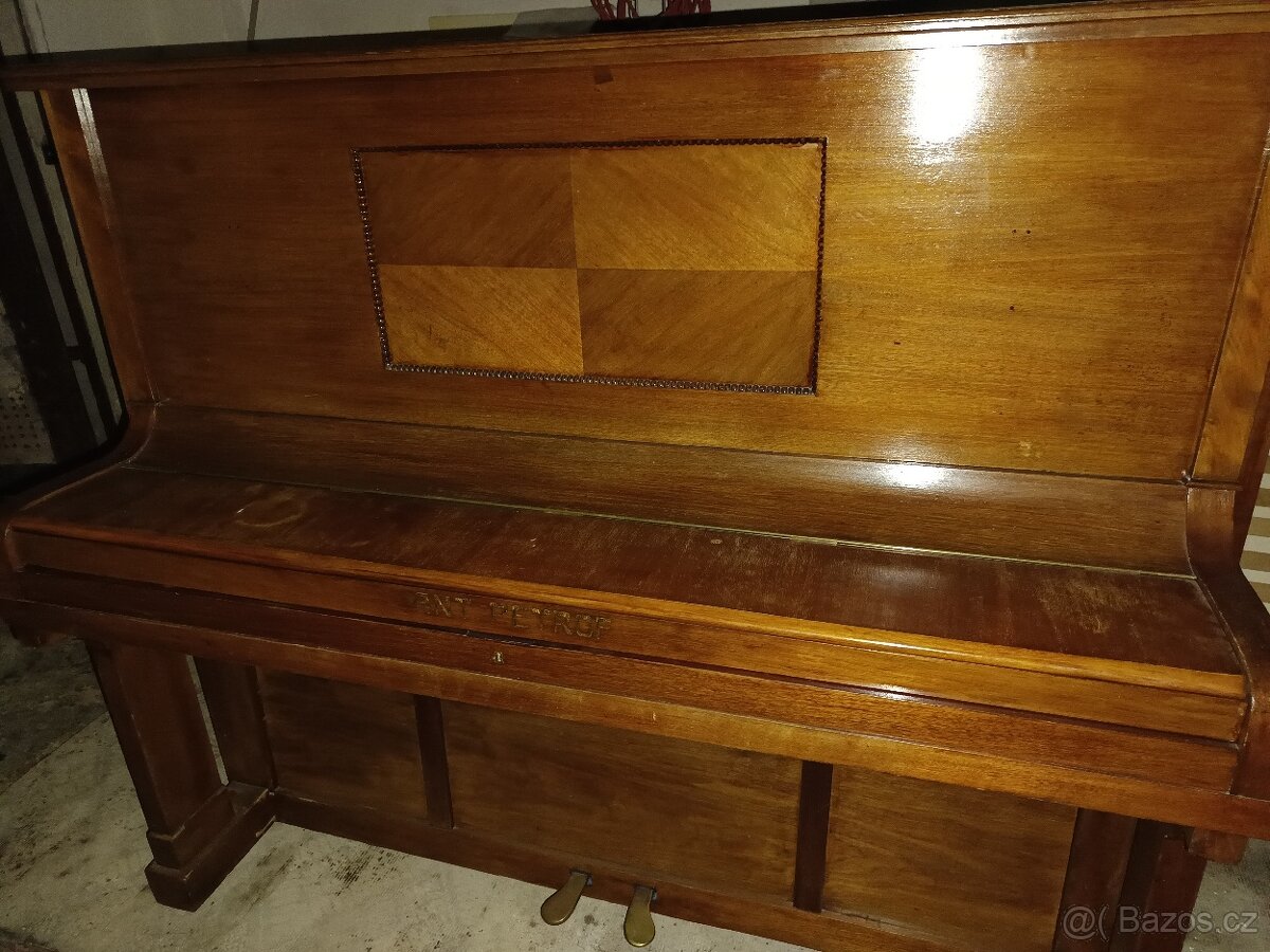 Piano Petrof - 2