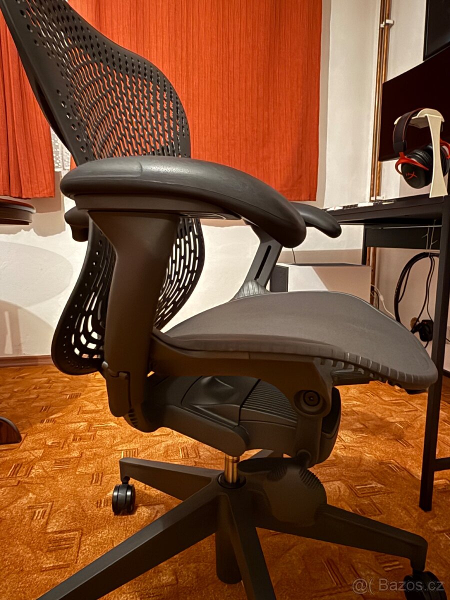 HermanMiller MIRRA 9 let záruka - 2