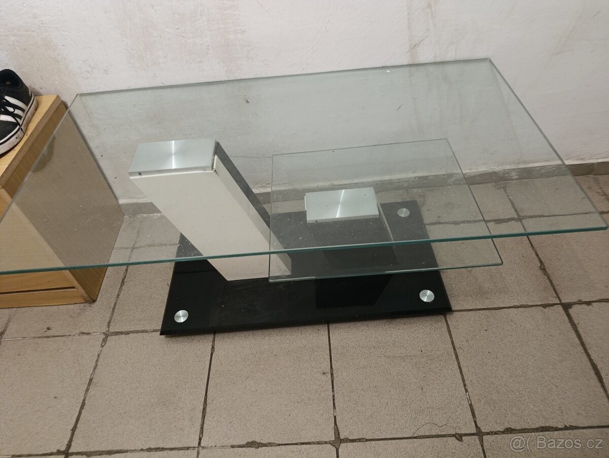 Skleněný stůl - 2