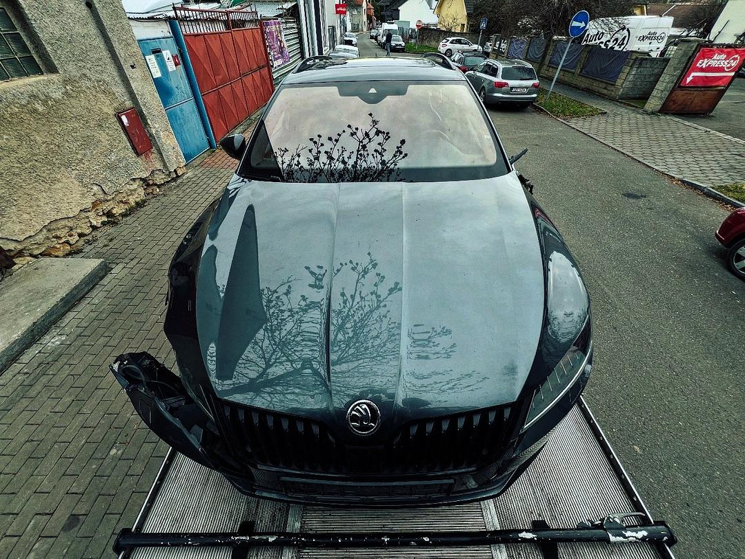 Vůz na díly Škoda Superb 3 kombi Sportline 2018 DFC SYK LF7Y - 2