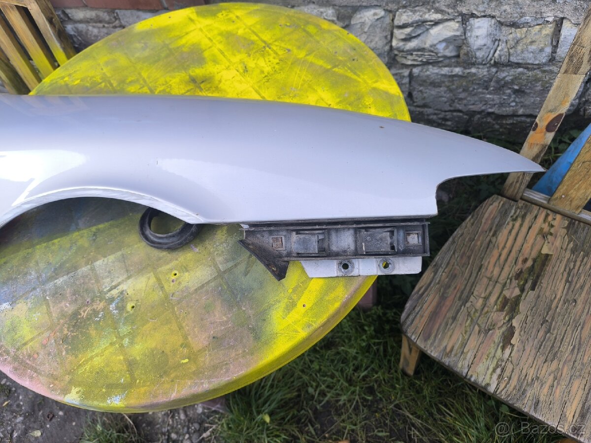 Pravý blatník Seat Toledo 1m leon - 2