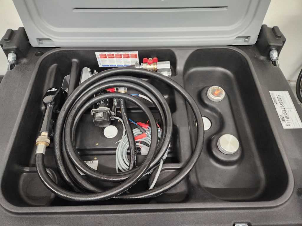 Mobilní nádrž na naftu 600 litrů, 40 l/min –12V+hladinoměr - 2