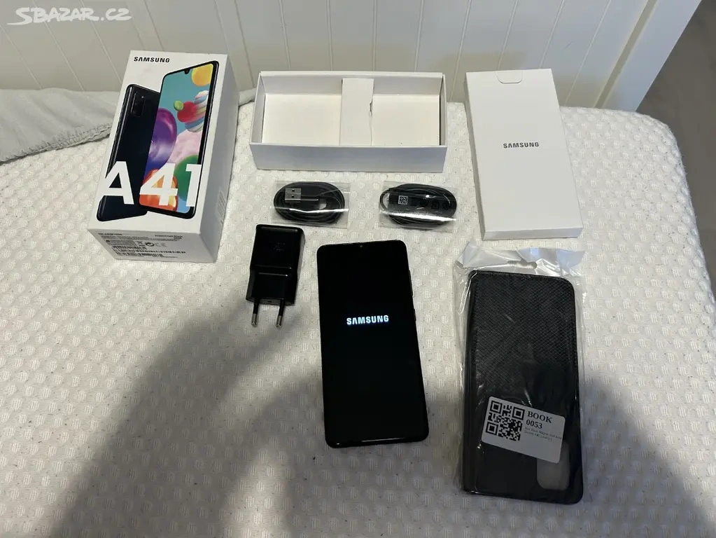 Samsung A41 + kompletní příslušenství, barva černá - 2