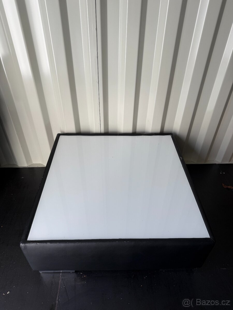 Konferenční stolek - 2