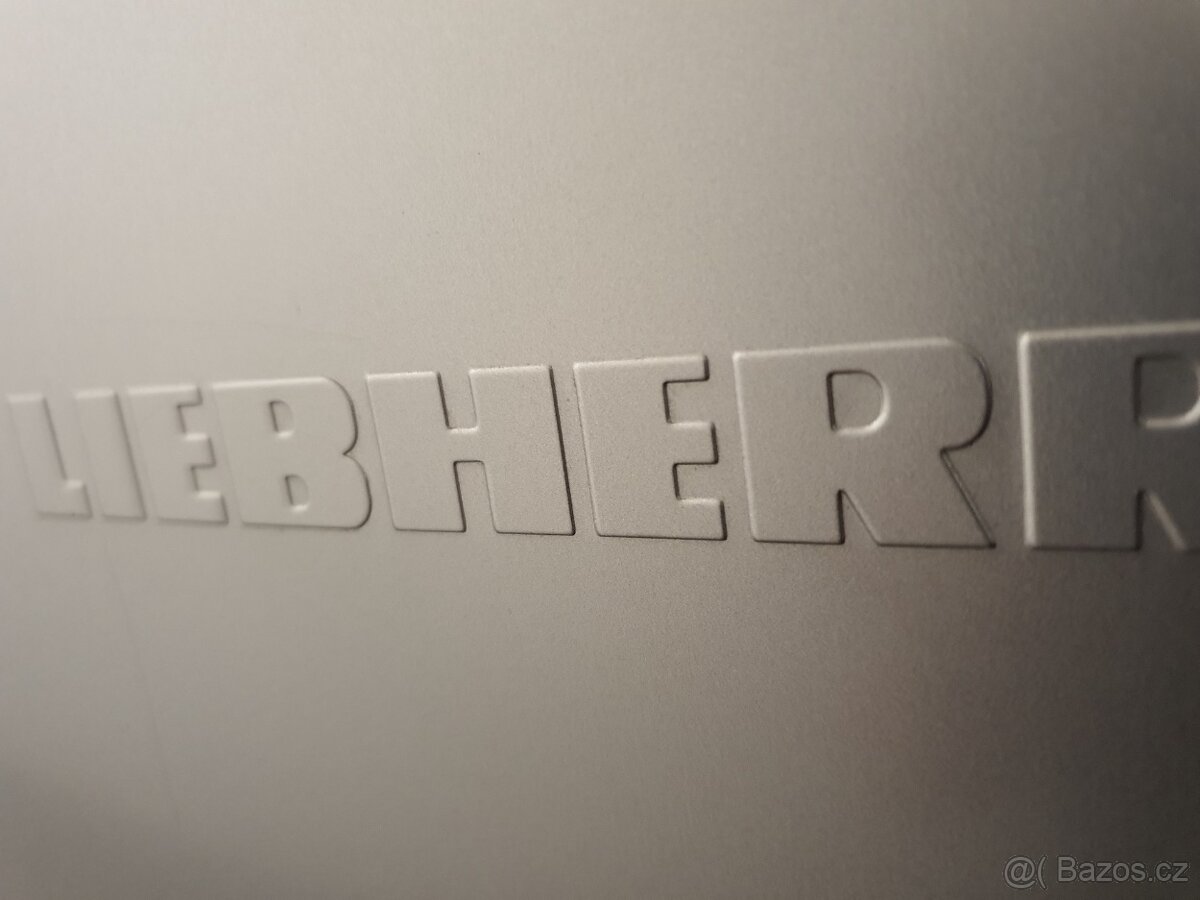 lednice LIEBHERR A+ s mrazákem dole - 2