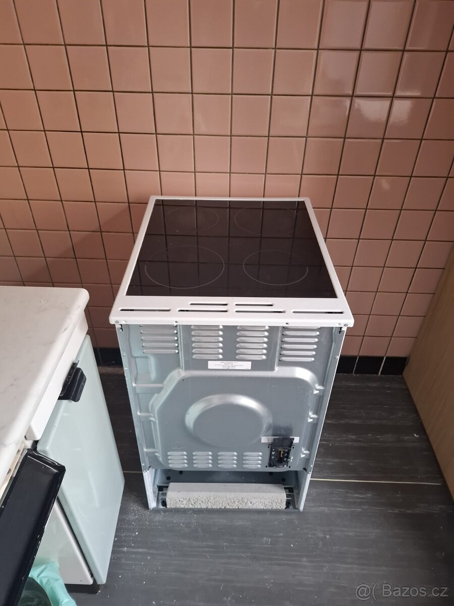 Elektronický sporák Mora - 2