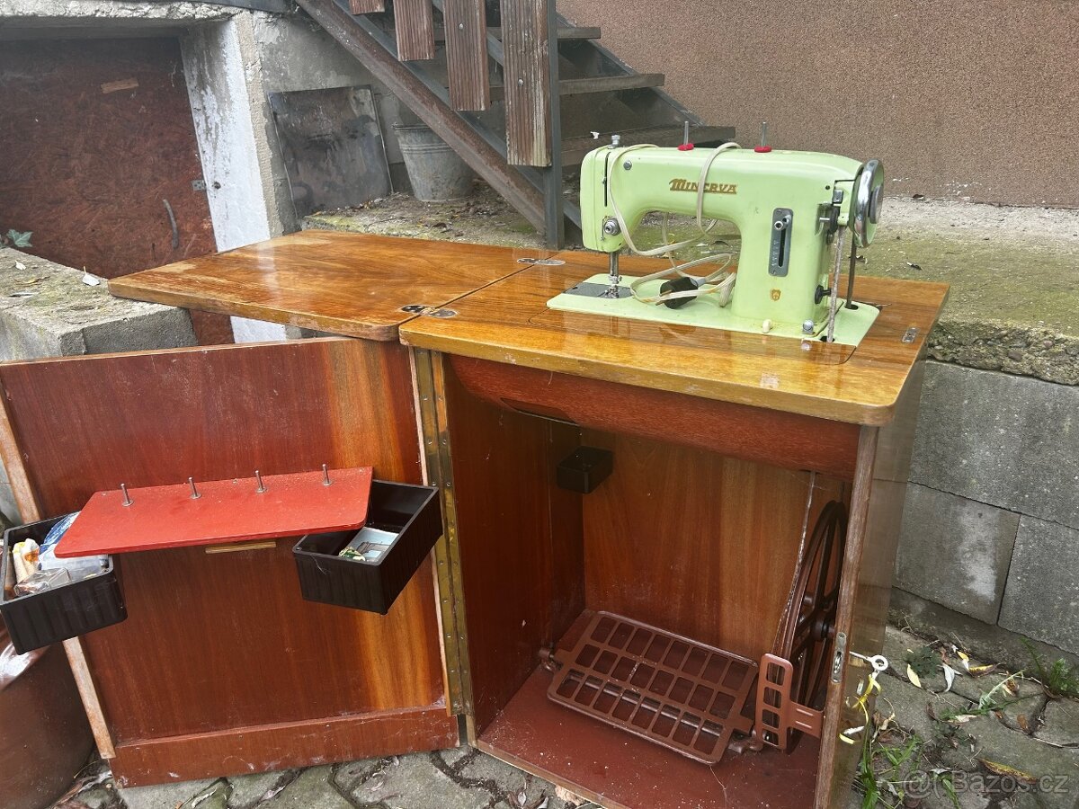 šicí stroj skřínový šlapací i na elektřinu Minerva - 2