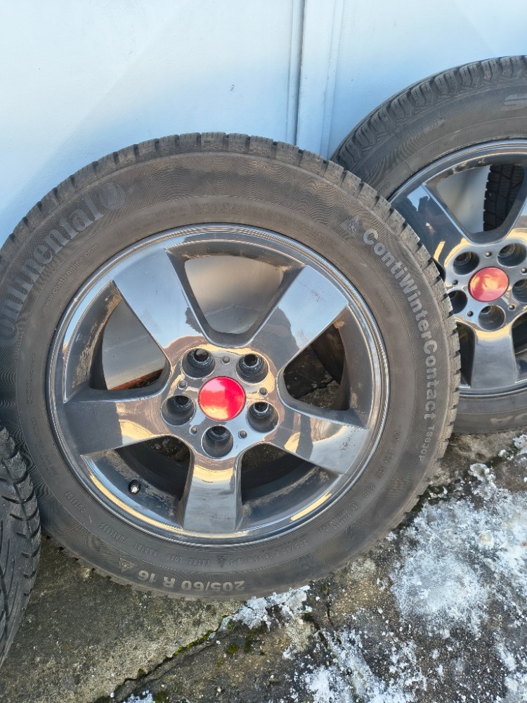 Sada alu kol 5x114,3 R16 s novým lakem s pneu 8mm - 2
